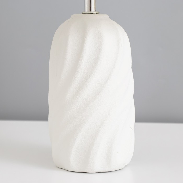 Лампа настольная Лампа настольная "Джи" 1х40Вт Е14 белый 20х20х34см