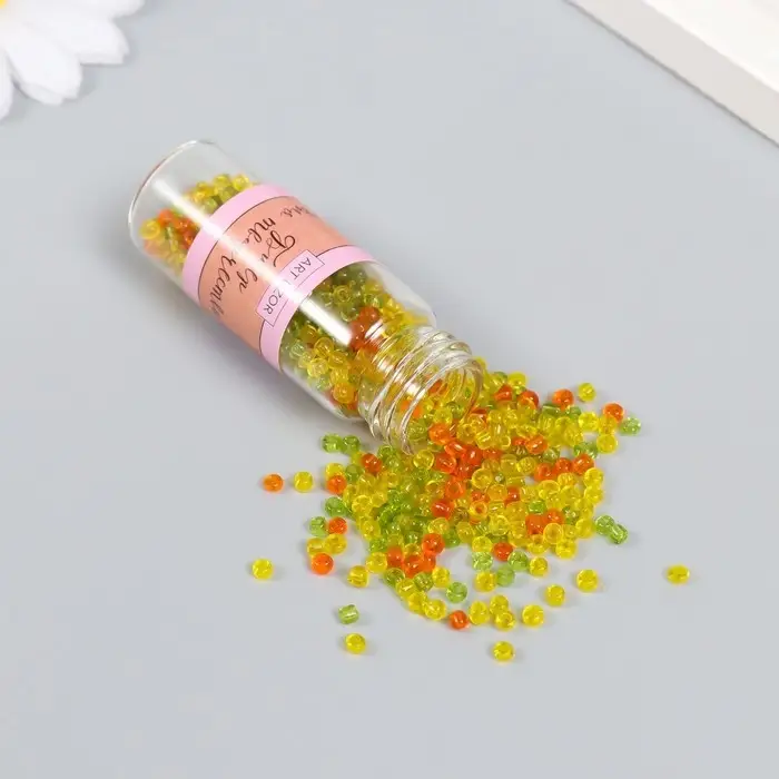 Бисер 8/0 в бутылочке  Бисер 8/0 в бутылочке "Полупрозрачный с цв.серединой. Осень" светится под УФ 20 гр 6х2х2 см