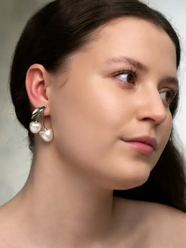 Серьги жемчуг &laquo;Вишня&raquo;, белые в серебре