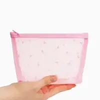 Косметичка дор Сердца, сетка 17*6,5*13,5, отд на молнии, розовый Косметичка дор Сердца, сетка 17*6,5*13,5, отд на молнии, розовый