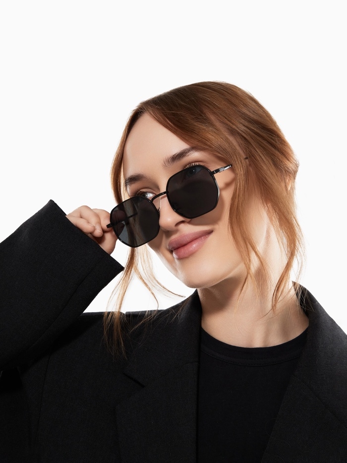 Очки солнцезащитные uv 400, дужка 12.8 см, ширина 12.8 см, линза 4.6 х 5.4 см