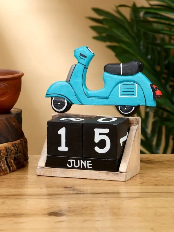 Календарь настольный &laquo;Мопед&raquo;, 14&times;5.5&times;14.5 см, дерево, бирюзовый