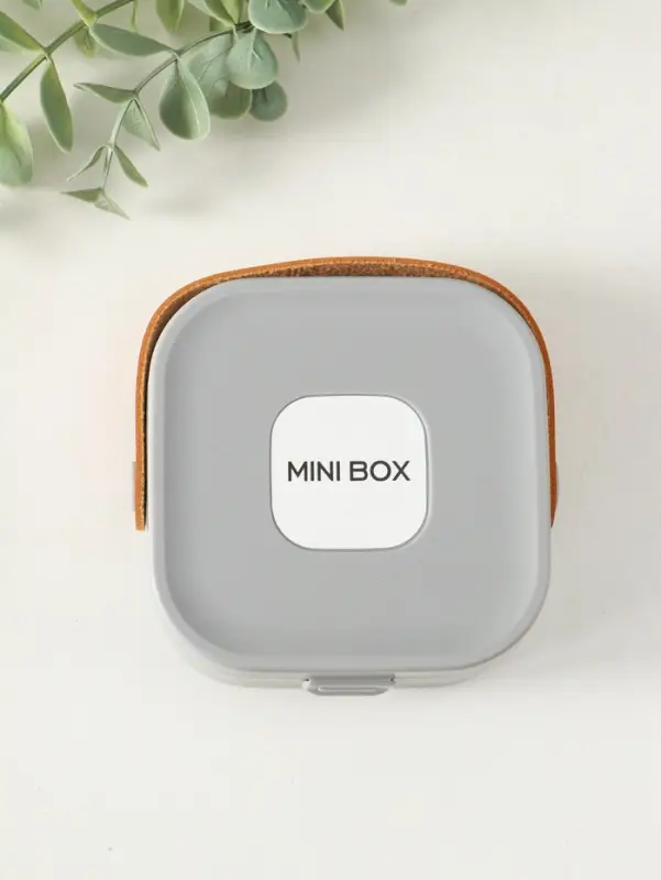 Шкатулка пластик для украшений с зеркалом, с ручкой 3 ячейки, 3 полосы, серый 9х9х3,8 см