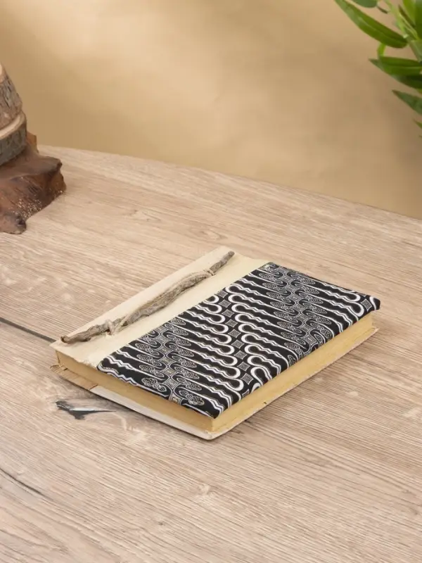 Блокнотик  Блокнотик "Экзотика" 48 листов, 14х18х2 см, цв. чёрно-белый