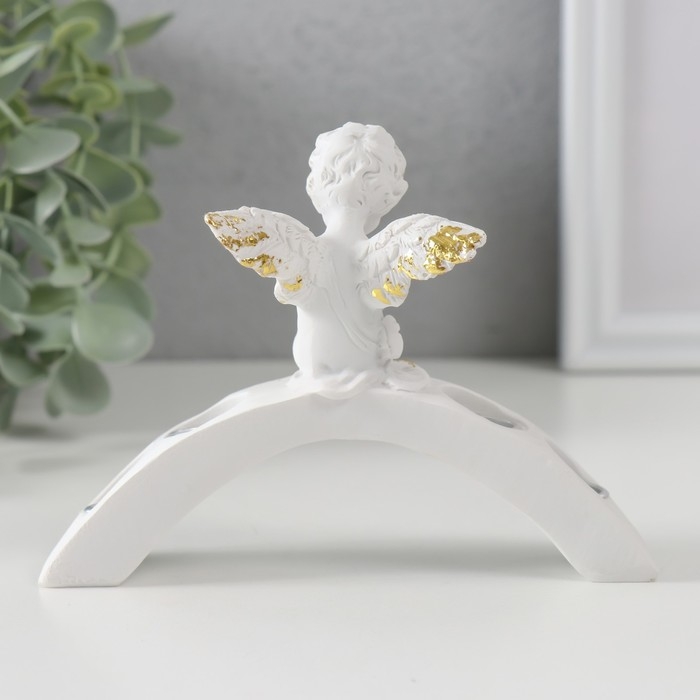 Подсвечник полистоун на 4 свечи Подсвечник полистоун на 4 свечи "Молитва ангела" d-1,2 см 10,2х13,6х5 см