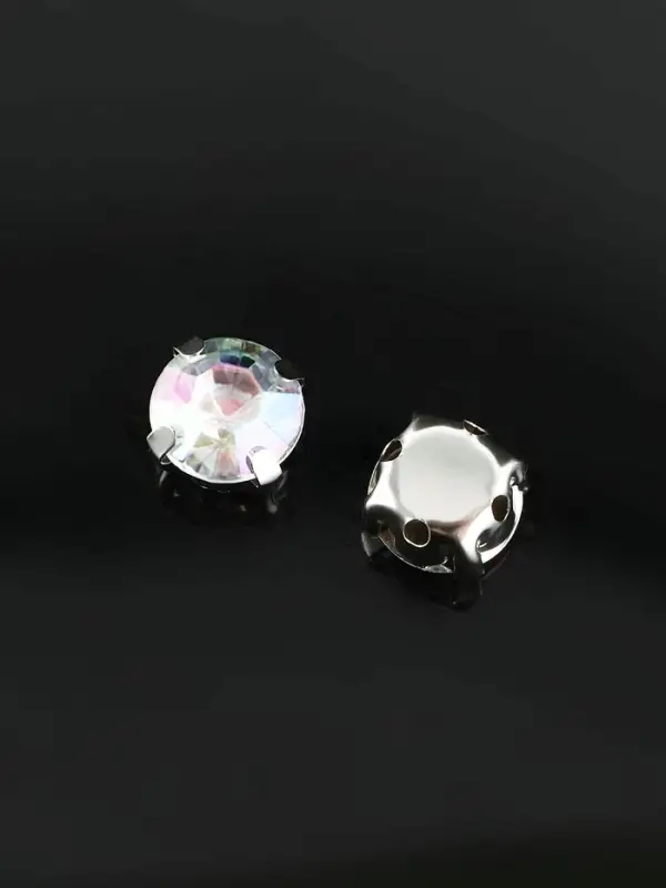 Стразы пришивные «Шатон», круглые, в цапах, с голографией, d=8 мм, 20 шт. Стразы пришивные «Шатон», круглые, в цапах, с голографией, d=8 мм, 20 шт.