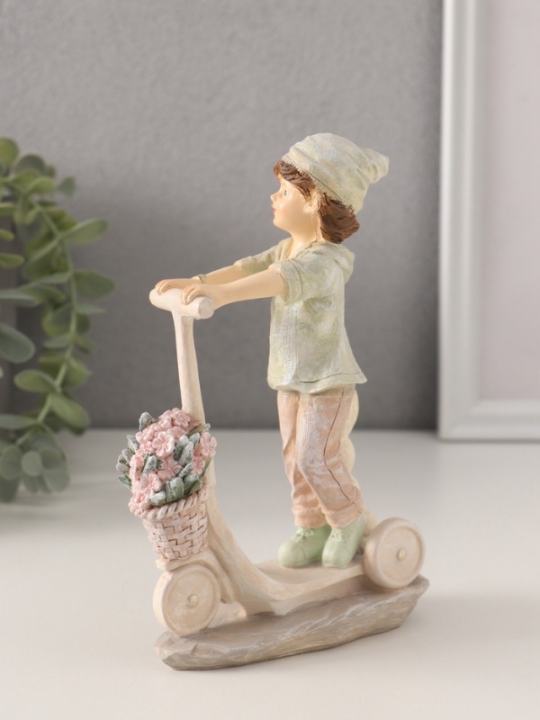 Сувенир полистоун Сувенир полистоун "Мальчишка на самокате, с кроликом и корзиной цветов" 11,5х4,5х16,5 см