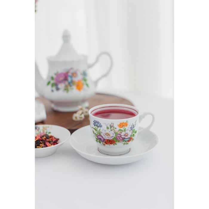 Чайная пара фарфоровая «Букет цветов», 250 мл, блюдце d=15 см Чайная пара фарфоровая «Букет цветов», 250 мл, блюдце d=15 см