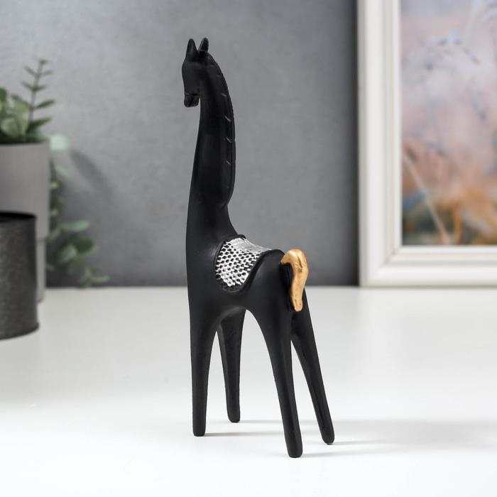 Сувенир полистоун Сувенир полистоун "Чёрный конь с золотой гривой" 18,5х6,8х3,3 см