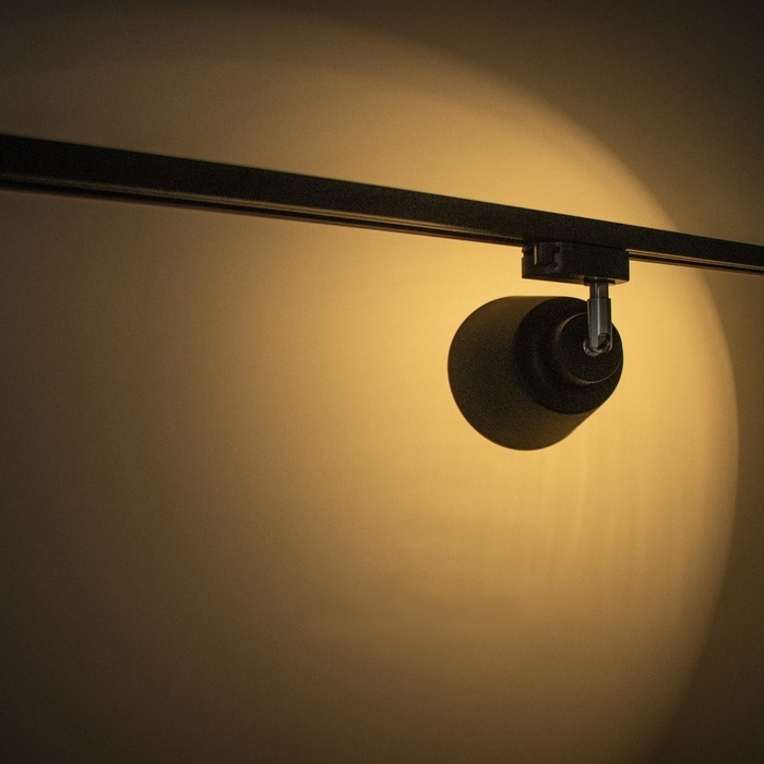 Светильник трековый Светильник трековый "Цилиндр" Е27 40Вт черный 17х12х18см