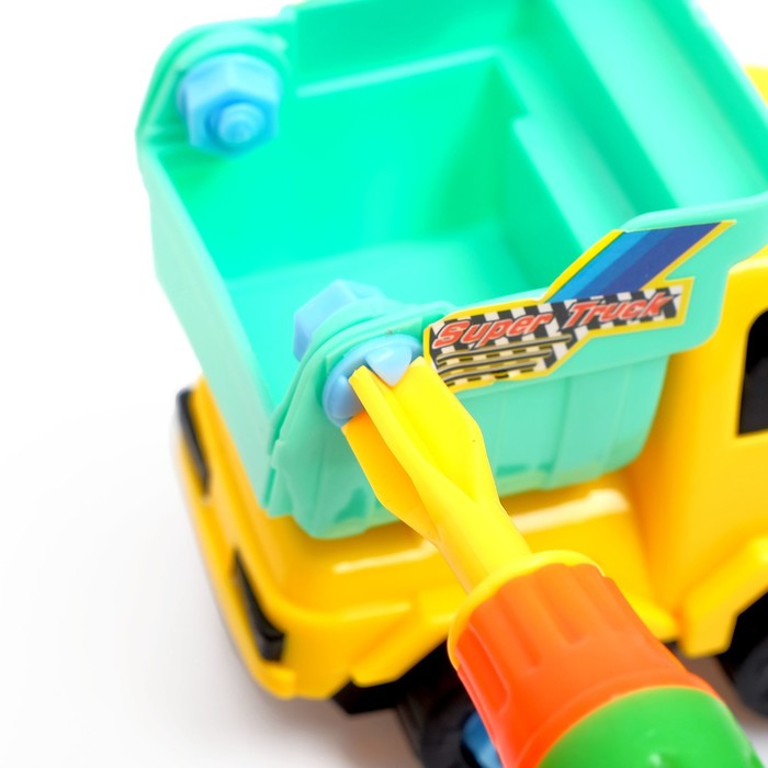 Конструктор винтовой «Автовоз», с 3 машинками Конструктор винтовой «Автовоз», с 3 машинками