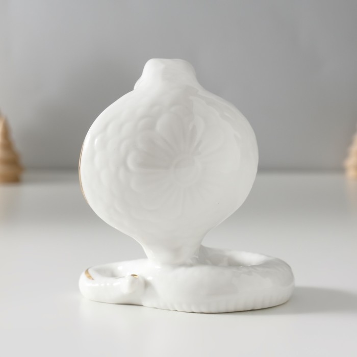 Сувенир керамика Сувенир керамика "Великолепная кобра" белый с золотом 5,5х10х9,5 см