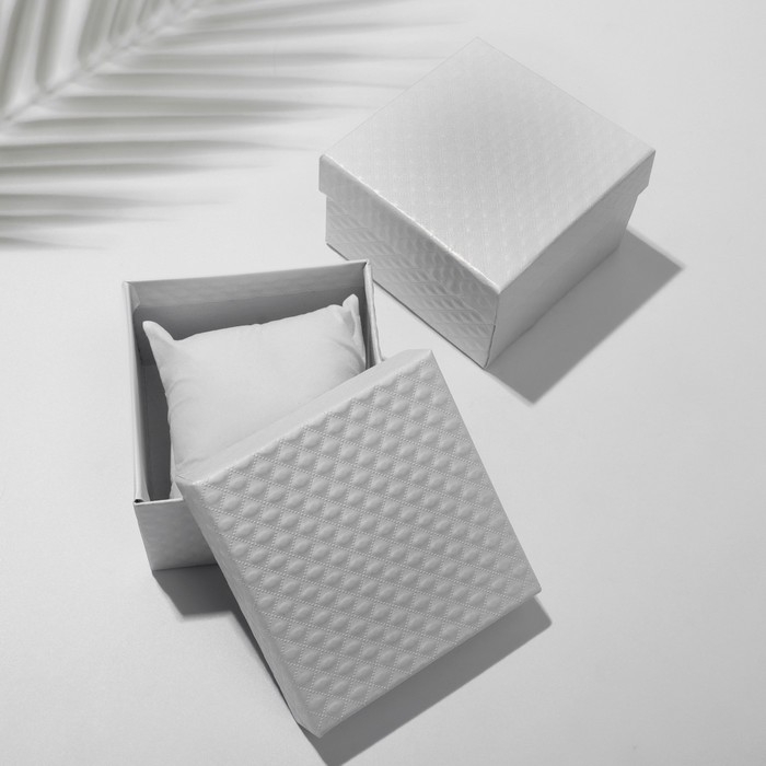 Коробочка подарочная под часы «Стёганая», 9×9×5, цвет белый Коробочка подарочная под часы «Стёганая», 9×9×5, цвет белый