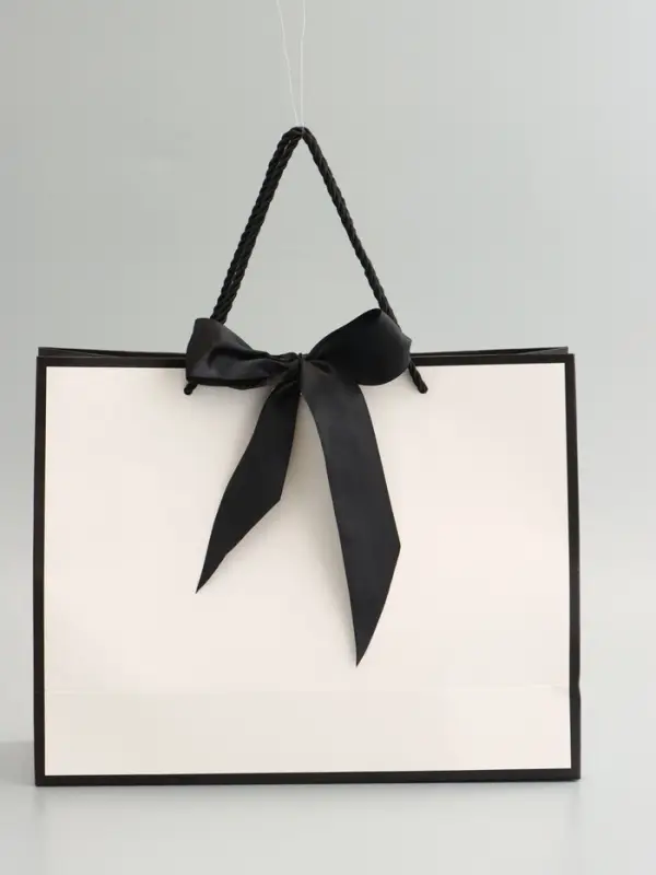 Пакет подарочный, белый, с бантом, 32 х 25 х 11 см