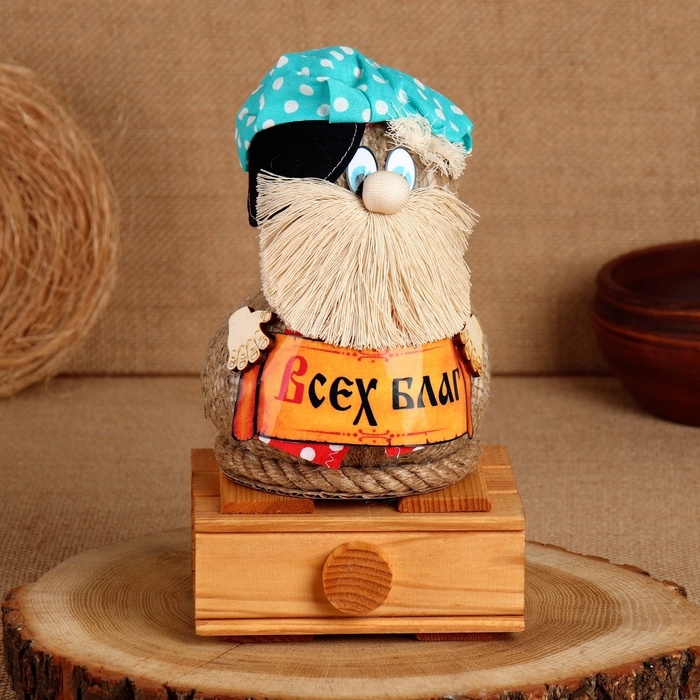 Домовой Харитоныч Домовой Харитоныч "Всех благ", на сундуке, 24 х 14 см, микс