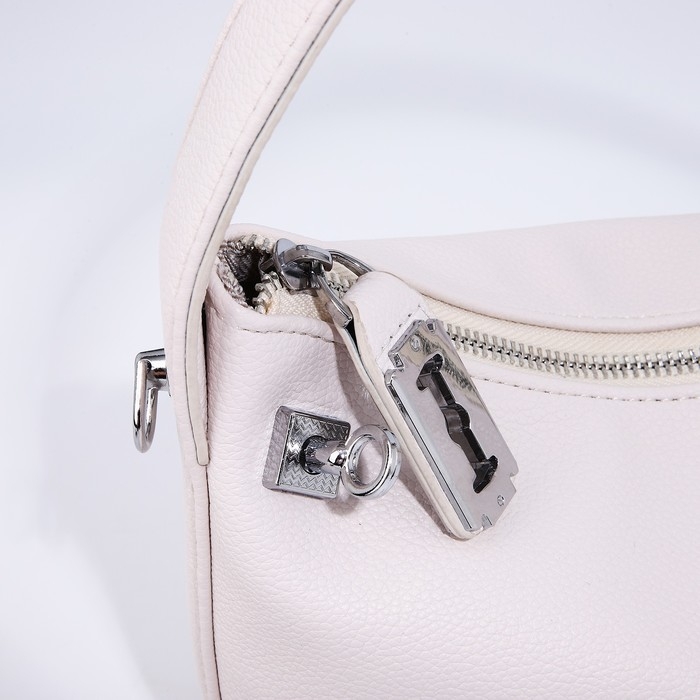Сумка-багет на молнии, цепочка, цвет белый Сумка-багет на молнии, цепочка, цвет белый