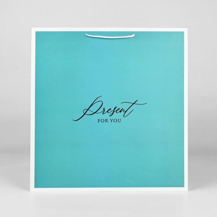 Пакет для цветов «Подарок», 42 х 44 х 32 см Пакет для цветов «Подарок», 42 х 44 х 32 см