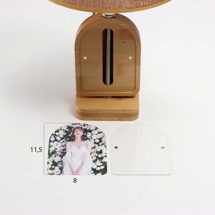 Лампа настольная с фоторамкой 7,2х11см (акрил на магнитах) 20х20х35см Лампа настольная с фоторамкой 7,2х11см (акрил на магнитах) 20х20х35см