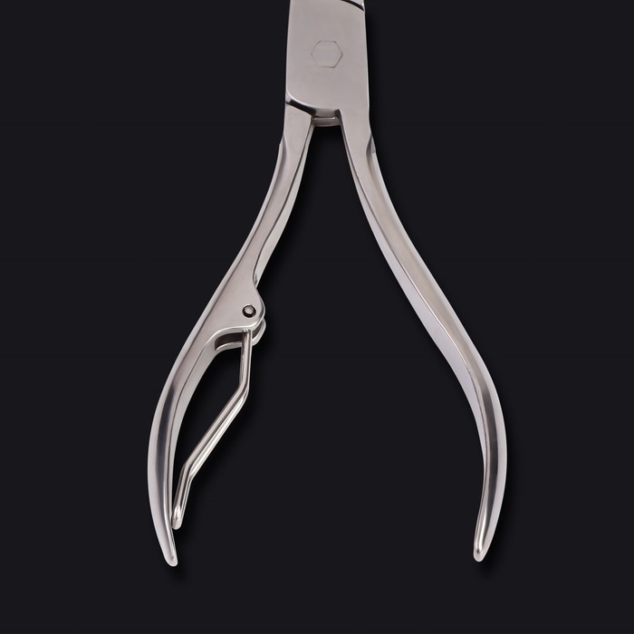 Кусачки педикюрные «Premium», 10,6 см, длина лезвия - 14 мм, на блистере, цвет серебристый