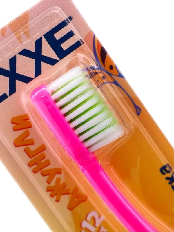 Детская зубная щетка EXXE school 6-12 лет, мягкая