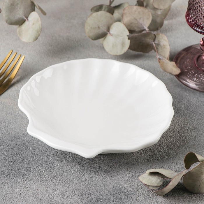 Блюдо-ракушка фарфоровое Wilmax Shelley, d=15 см, цвет белый