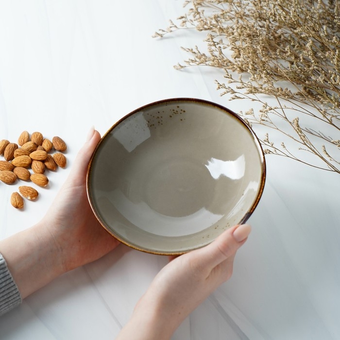 Салатник фарфоровый Magistro «Церера», 400 мл, d=16,2 см, цвет коричневый