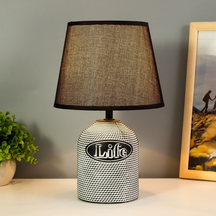 Настольная лампа Настольная лампа "Бенефит" E14 40Вт черный 20х20х31 см RISALUX