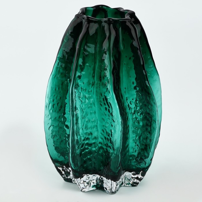 Ваза для цветов «Канди грин» из зеленого стекла 20×14×14 см Ваза для цветов «Канди грин» из зеленого стекла 20×14×14 см