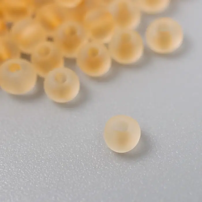 Бисер стекло 8/0  Бисер стекло 8/0 "Матовый полупрозрачный. Икра" 10 гр