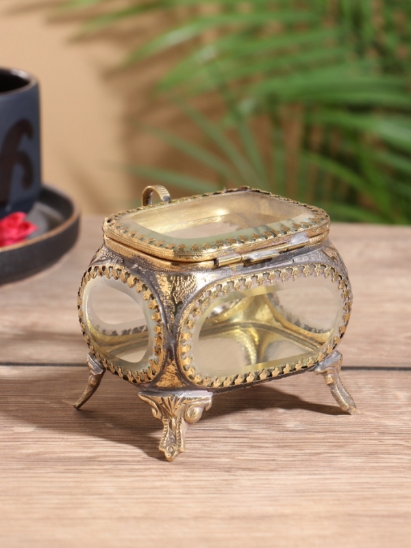 Шкатулка стеклянная «Сундучок», латунь, 8.5×7.5×8 см Шкатулка стеклянная «Сундучок», латунь, 8.5×7.5×8 см