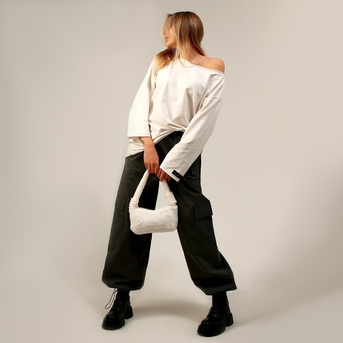 Плюшевая сумка-багет, белая