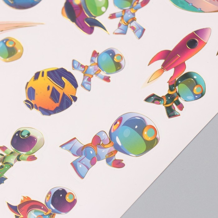 Фотоальбом 25 листов (наклейки+кольца)  Фотоальбом 25 листов (наклейки+кольца) "Покорение новых миров" тиснение серебро 19х27х3 см