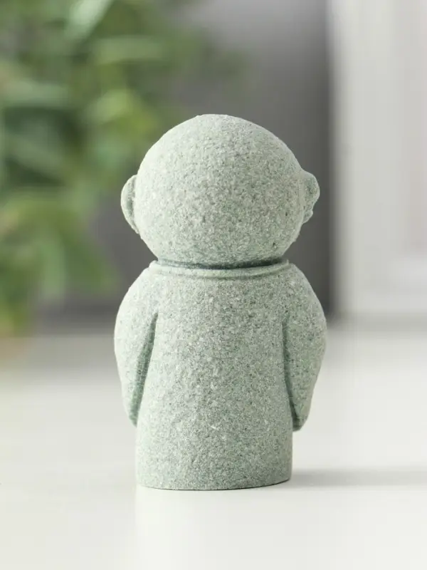 Фигурка песчаник &laquo;Маленький монах с чётками&raquo;, 3&times;4.2&times;6.7 см