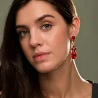 Серьги висячие со стразами &laquo;Вечеринка&raquo;, цветок из капель, красно-белые в золоте, 6.3 см