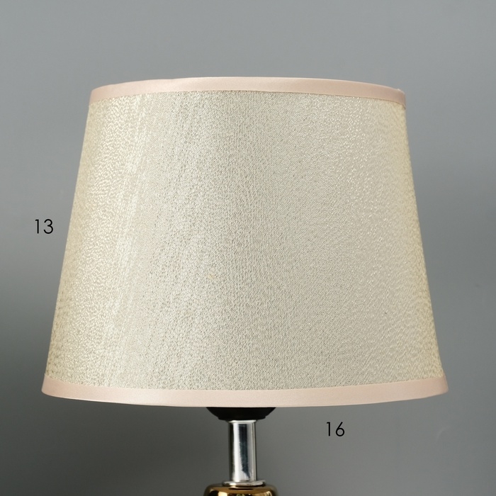 Настольная лампа с абажуром RISALUX «Блеск», 1×40 Вт, Е27, 17×17×24 см Настольная лампа с абажуром RISALUX «Блеск», 1×40 Вт, Е27, 17×17×24 см