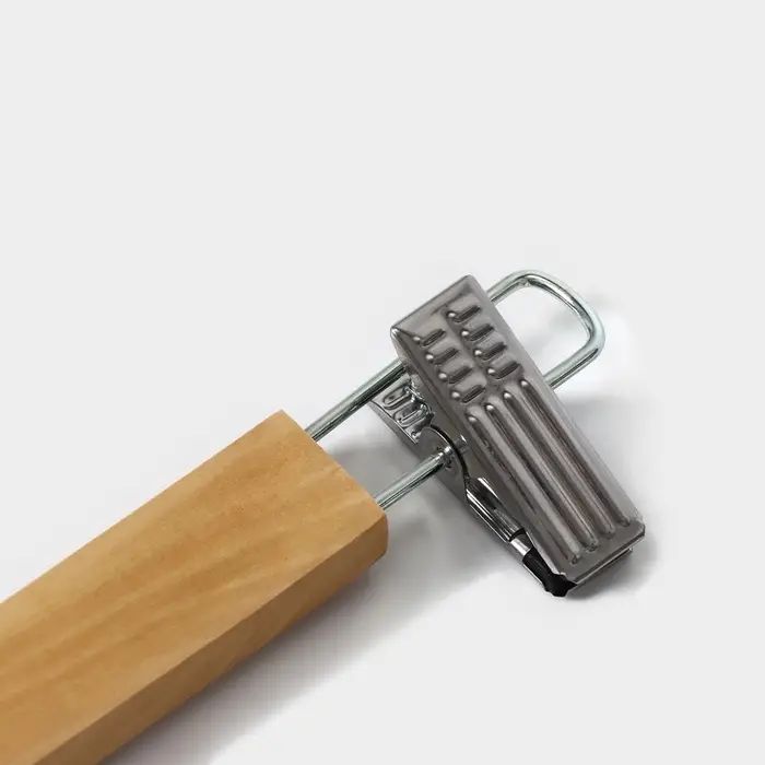 Вешалка для брюк и юбок Доляна, 33&times;13 см, с зажимами, светлое дерево