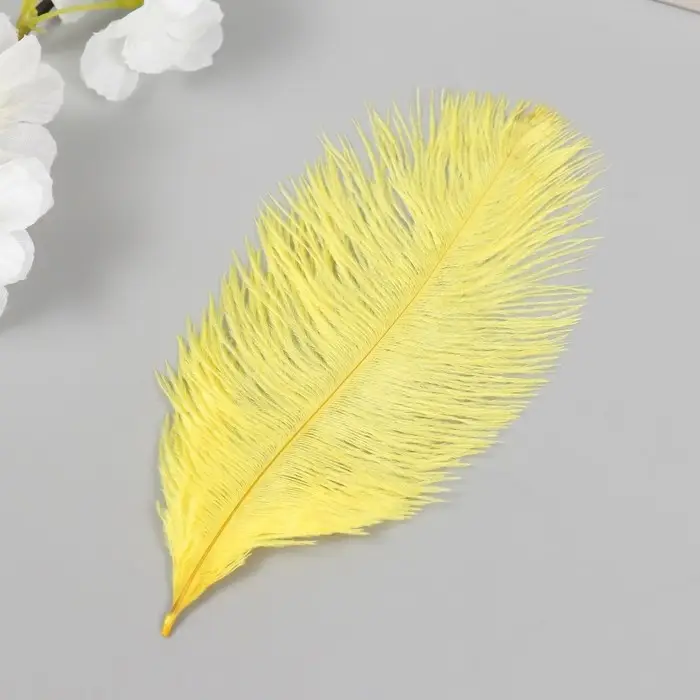 Перо декоративное страуса "Лимон" h=15-20 см
