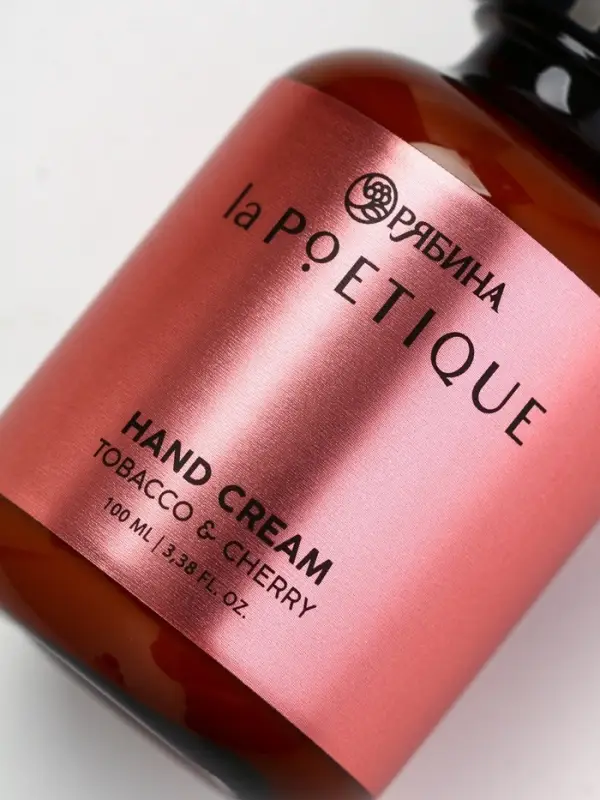 POETIQUE Крем для рук 100 мл, Вишня и табак POETIQUE Крем для рук 100 мл, Вишня и табак