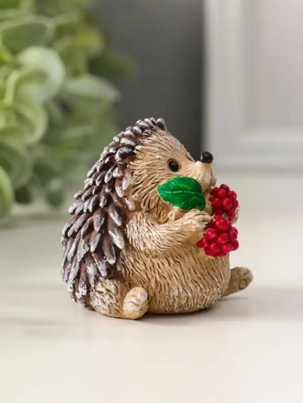 Фигурка &laquo;Ёжик с малинкой&raquo;, 5.5&times;5.5 см