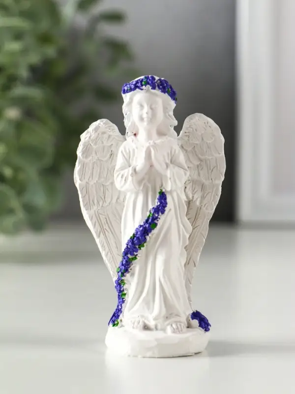 Сувенир полистоун Сувенир полистоун "Девочка-ангел платье с лавандой - молитва" бело-фиолетовый 5,5х3,5х9,3 см 10902