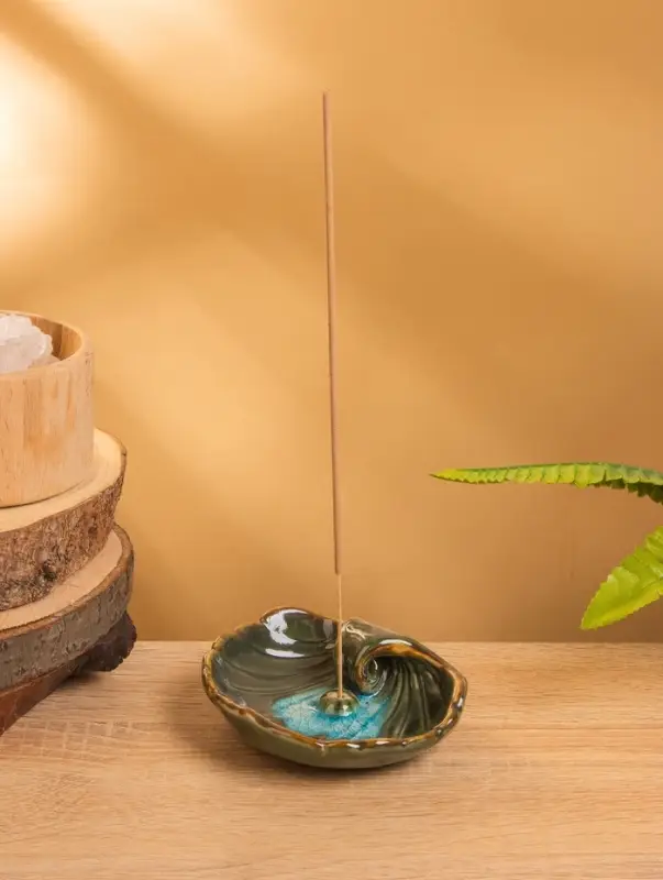 Подставка под благовония  Подставка под благовония "Раковина с жемчужиной" керамика, цв. зелёный, 9х10,5х2 см