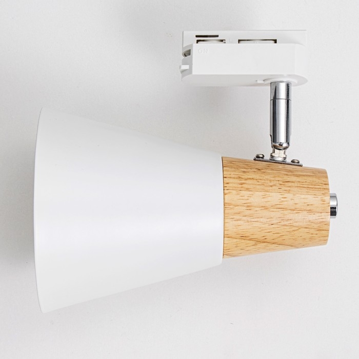 Светильник трековый Светильник трековый "Паулина" Е27 40Вт белый 16х12х18см