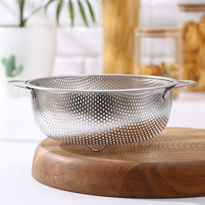 Дуршлаг из нержавеющей стали «Марко», d=19 см, две ручки, цвет хромированный Дуршлаг из нержавеющей стали «Марко», d=19 см, две ручки, цвет хромированный