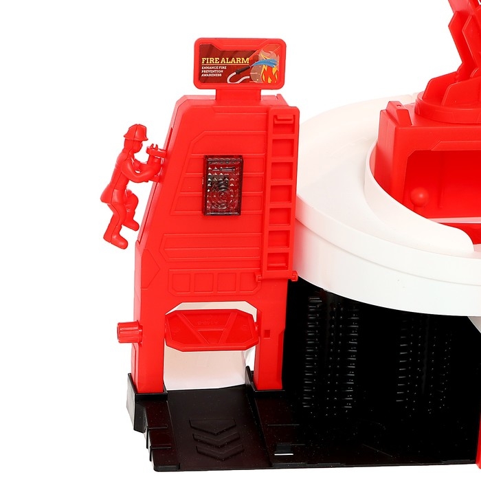 Парковка &laquo;Пожарный участок&raquo;, свет, звук, стреляет водой