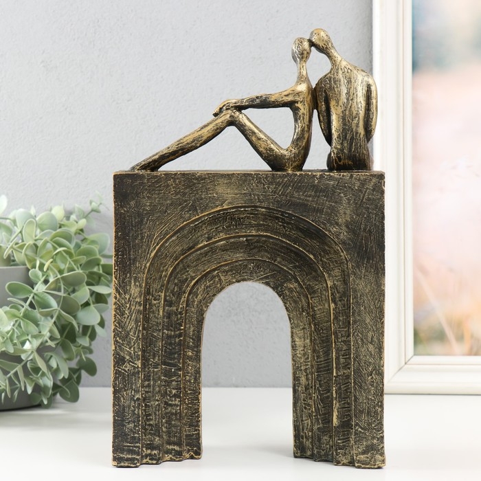 Сувенир полистоун  Сувенир полистоун "Двое на арке" под металл 19,2х8,7х30,4 см