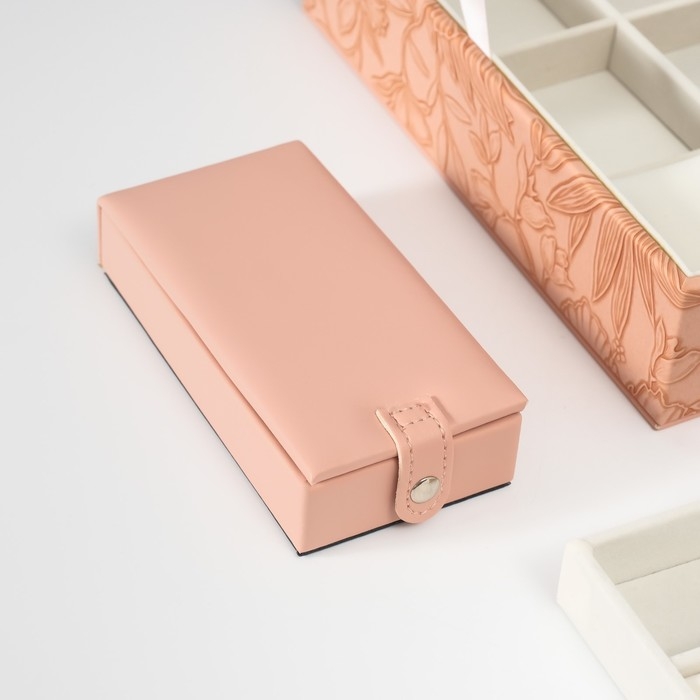 Шкатулка кожзам для украшений "Цветы" тиснение, розовая 25х25х8 см