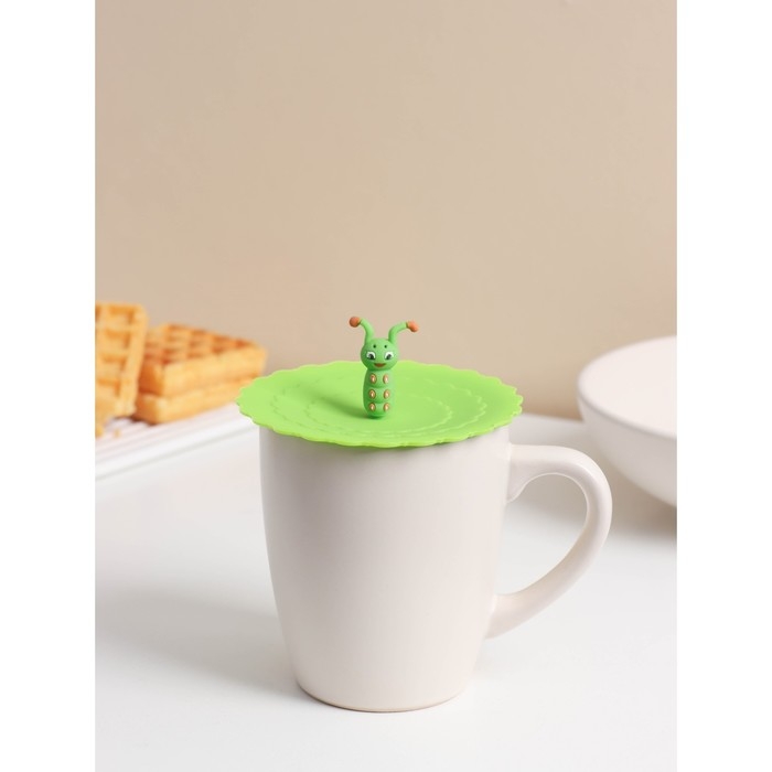 Крышка - непроливайка силиконовая Доляна «Гусеничка», d=10 см, цвет зелёный Крышка - непроливайка силиконовая Доляна «Гусеничка», d=10 см, цвет зелёный