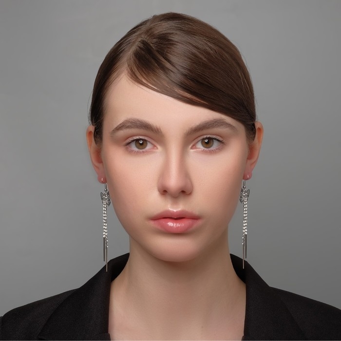 Серьги висячие со стразами «Бабочки» нити, цвет белый в серебре, 9 см Серьги висячие со стразами «Бабочки» нити, цвет белый в серебре, 9 см