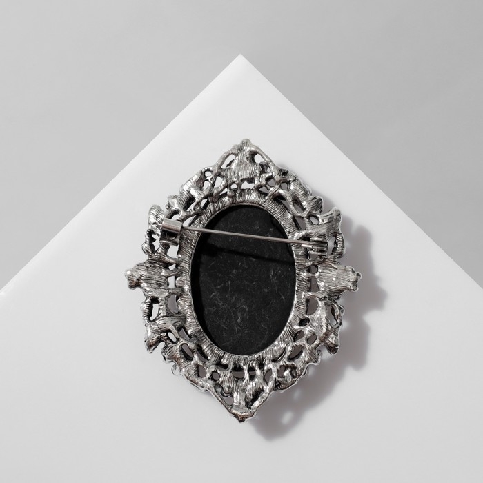 Брошь  Брошь "Камея" в цветах, цвет чёрно-белый в чернёном серебре