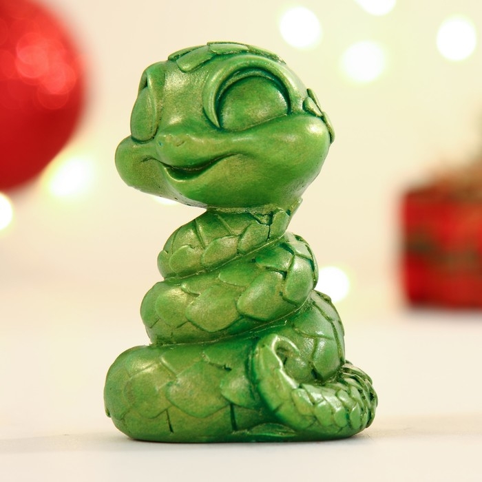 Фигура Фигура "Змея Рубин" светло-зеленая, 6х5см